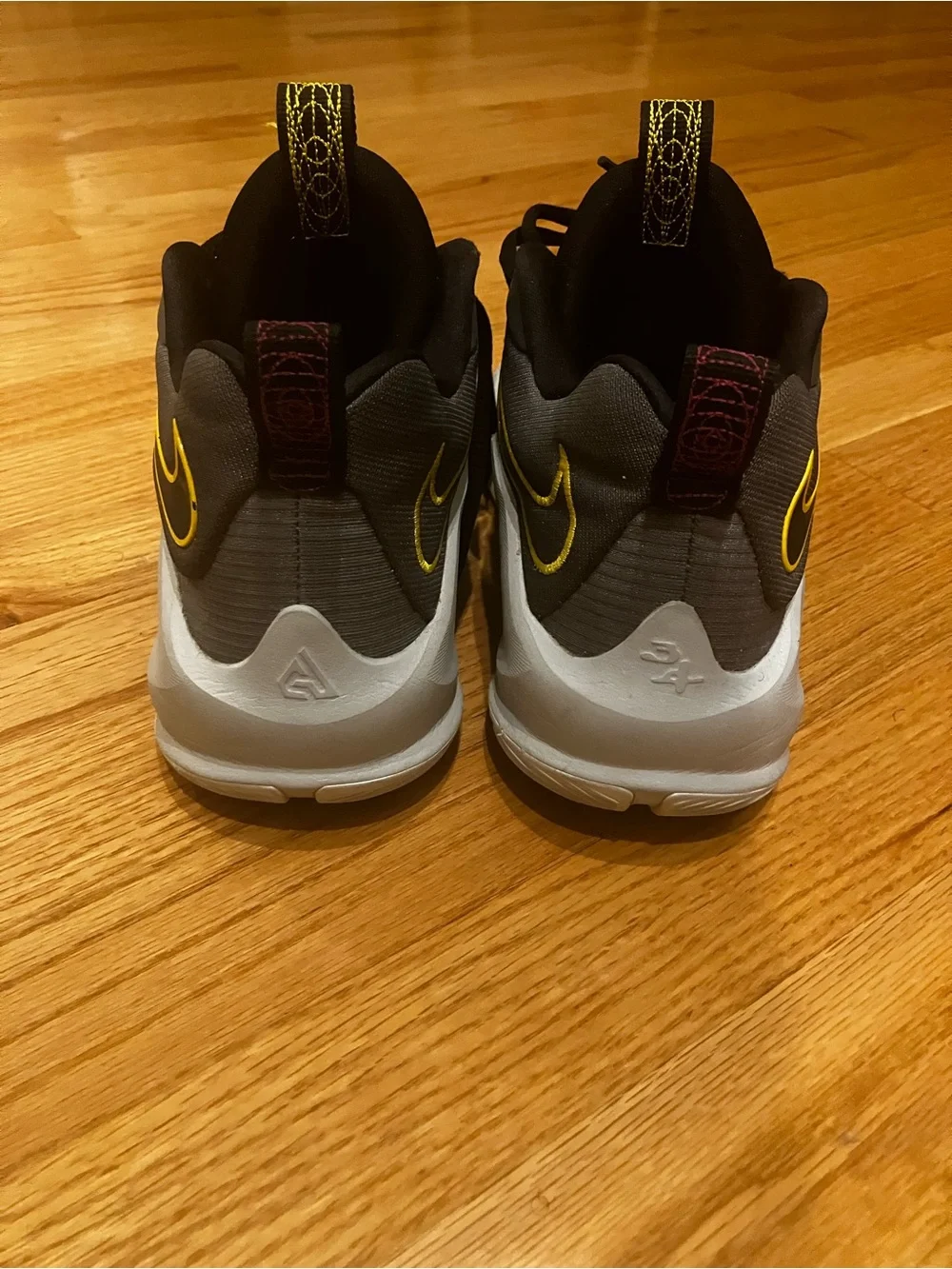 Nike Giannis Zoom Freak 3